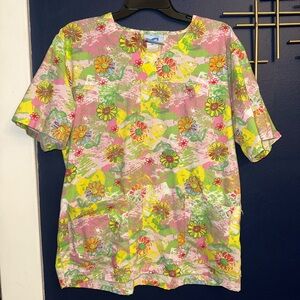 Women’s Delta Multicolor scrub Top size L